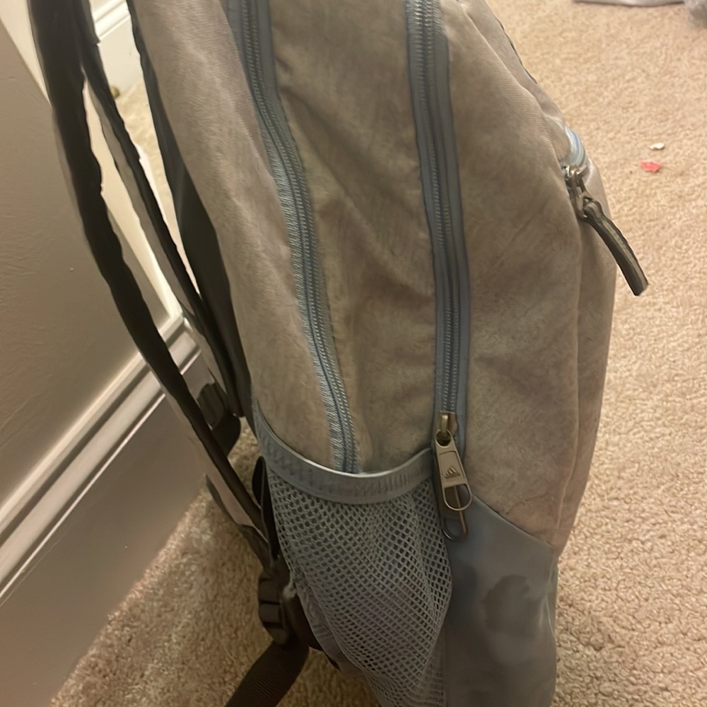 Addidas back pack - Picture 3 of 8